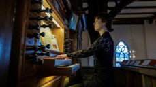 Hannah Marie Carding spiller konsert i Larvik kirke 23. oktober.