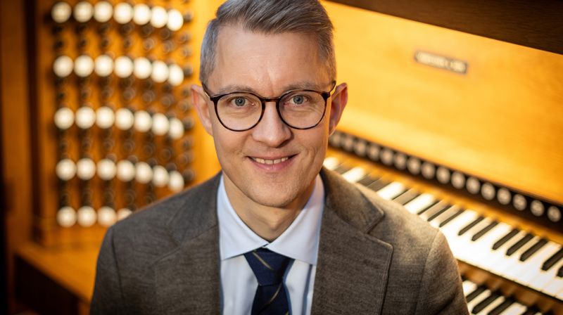 Henrik Skærbæk Jespersen spiller konsert i Larvik kirke 9. februar.