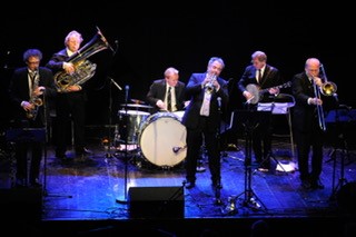Konsert med Røshnes Jazz Band