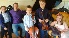 Daniel Sabbah sammen med barna Samuel, Jonatan, Benjamin og Gabriella.