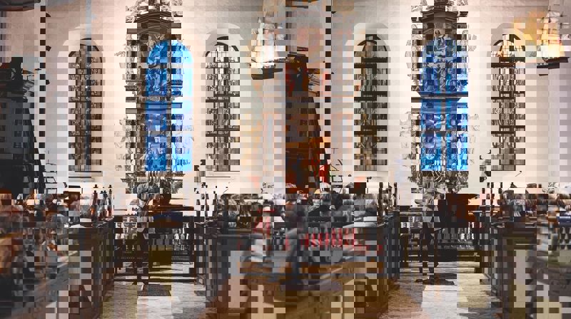 Arve Tellefsen i Fredriksvern kirke. Foto: kammermusikk.no