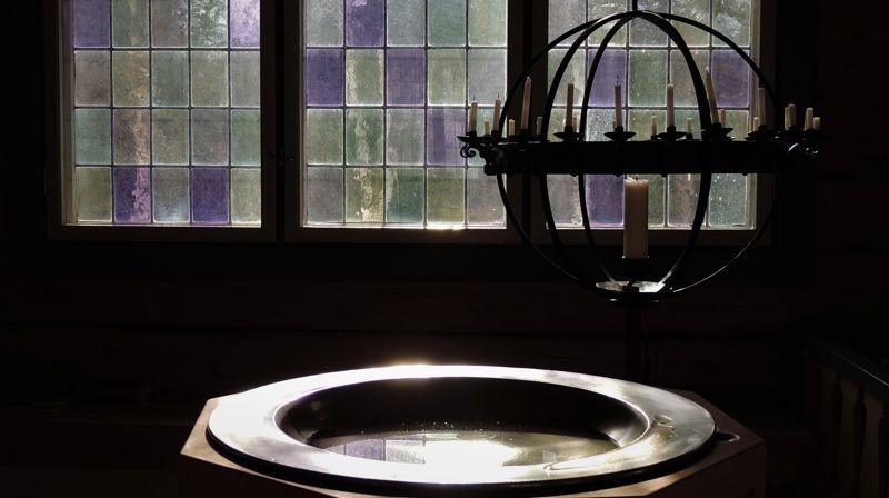 I Lesjabygda har barn og voksne blitt døpt i nesten tusen år.