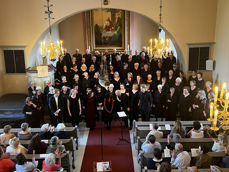 I bildet: Oslo oratoriekor, dirigent Fredrik Otterstad, solister Inga Lohne-Otterstad, Edvard Sandbakken, orgel Bina Karpisova, studenter fra UIA 