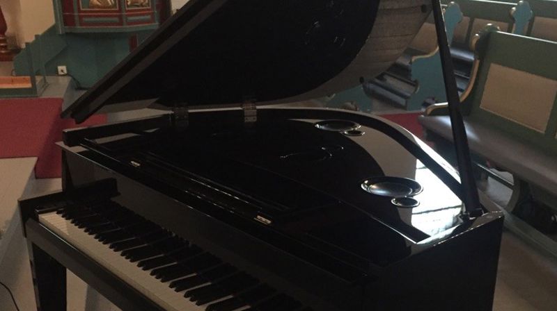 Nytt piano i Sjåstad kirke