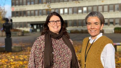 På bildet ser vi Live Brekke sammen med daværende ordfører Gunn Cecilie Ringdal.  Bildet er hentet fra Lier kommunes hjemmesider. 