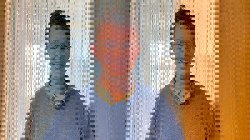 Benjamin jobber som prestevikar i sommer