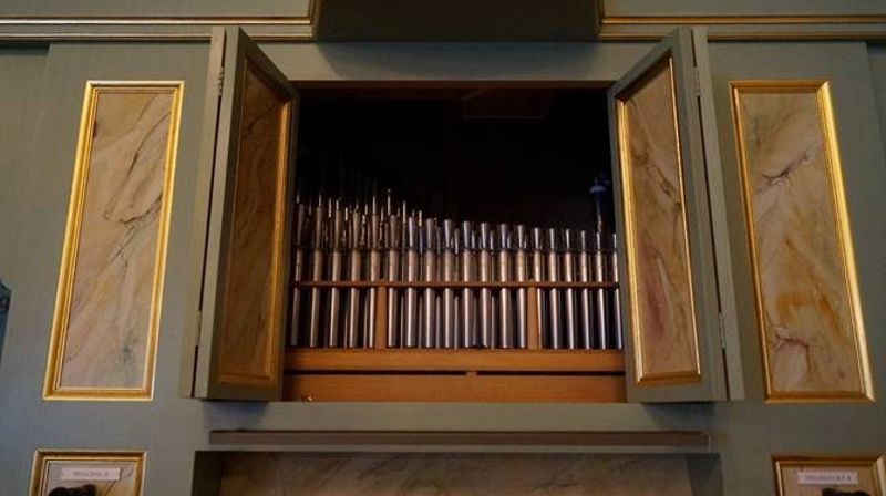 Levende musikk, levende blomster, levende lys og levende ord