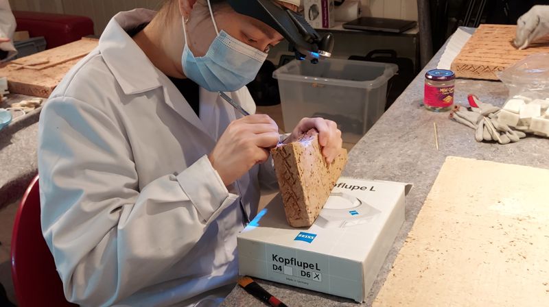 Konservering av relieffene i Lillestrøm kirke