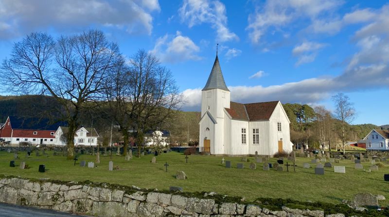 Øyslebø kirke. Foto: Øystein Ferdenløy Ramstad