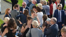 Folk på kyrkjebakken