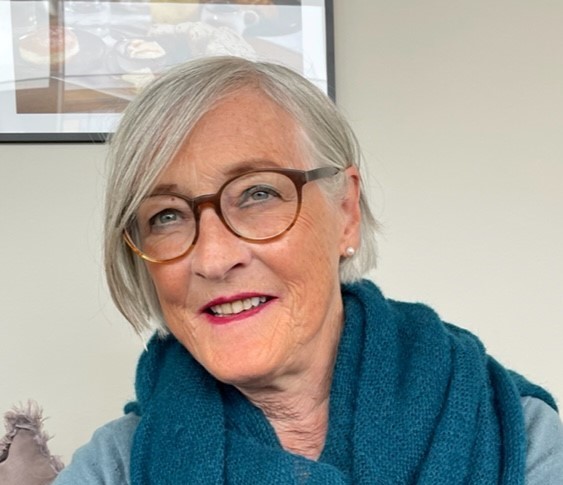 -Jeg tenker tilbake på sorggruppa som noe fint i alt det vonde, og for meg var det god hjelp til å komme videre. Selv om vi vet at prisen for stor kjærlighet er stor sorg, kan vi ikke forbli i det sorte hullet. Vi vil vi jo finne tilbake til livsgleden og troen på at livet har mye fint å by på, sier Anne U. Borgaas.