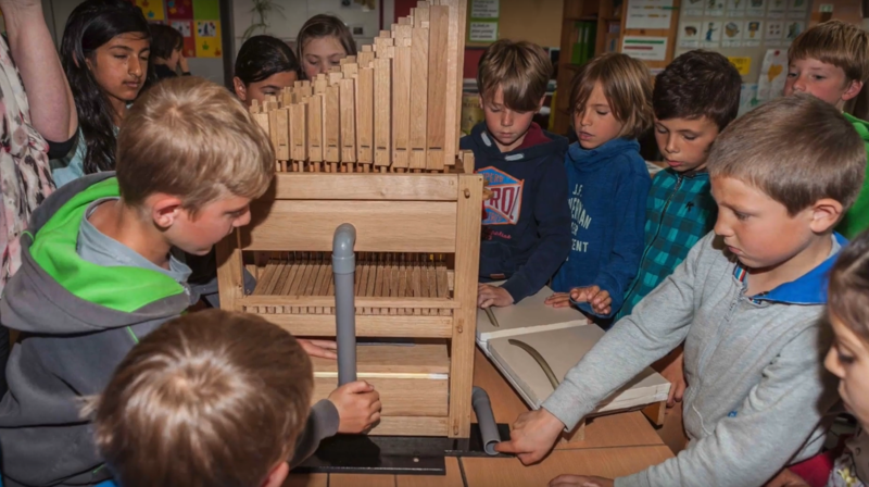 Orgelbygging fenger! (Foto: Ankenes sokn/privat)