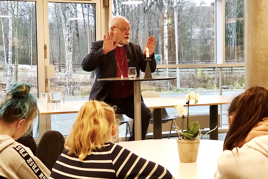 STOR OVERSIKT: Slik var biskopens møte med nesoddingene