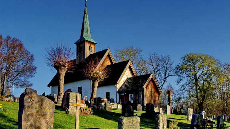 Nesodden kirke- et signalbygg på halvøya
