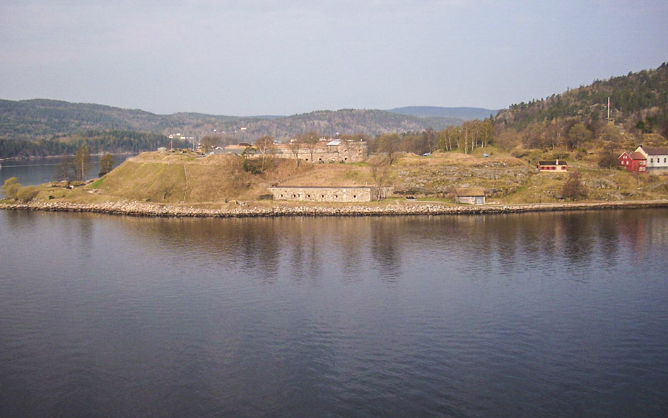 Syngespill og jubileumsfeiring under årets pinsedagsgudstjeneste på Oscarsborg