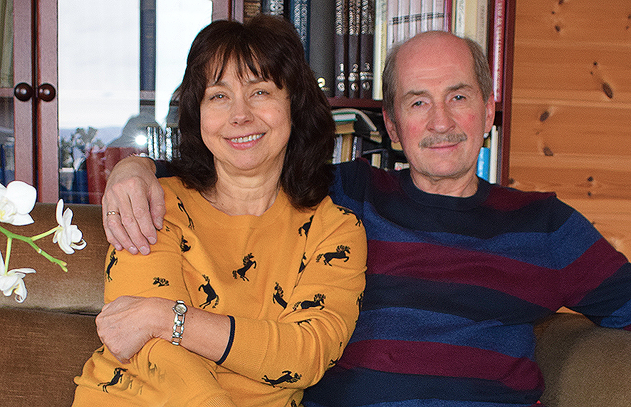 Ny utgave av Kirkespeilet: Igor og Natasja Rybaks ortodokse påske – og Alexanders hemmelige dåp