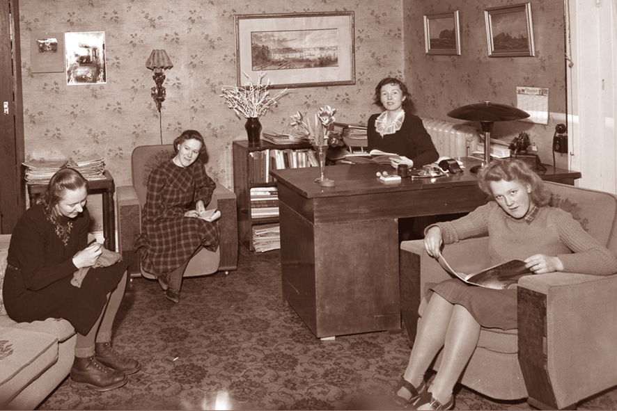 Nytt på Skoklefall: Kveldssamling i salongen