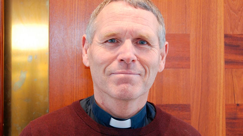 Sokneprestene Svein Hunnestad og Knut Grønvik snakker om spreke temaer onsdag 20. mars