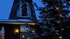 Juletre ved Tingnes kirke julen 2020