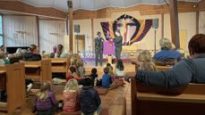 Kirkerottene og barnehagebarn i Tingnes kirke 2021