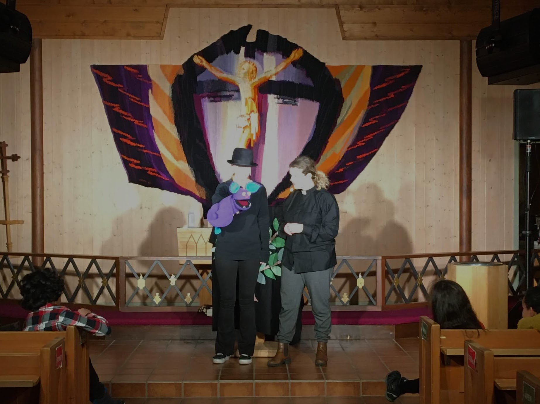 Kirkerotter inntok Tingnes kirke