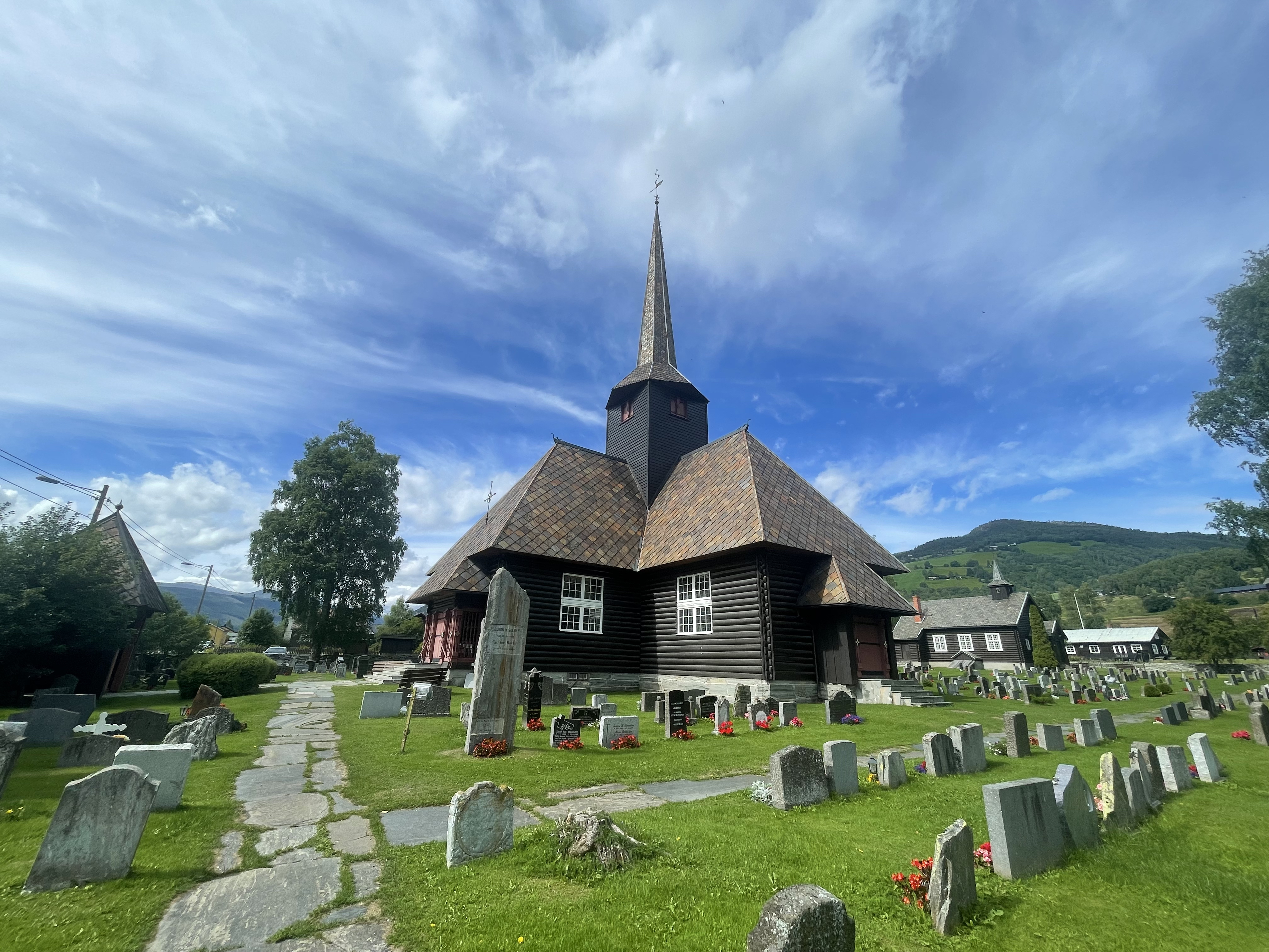 Kvam kyrkje sommer 2022