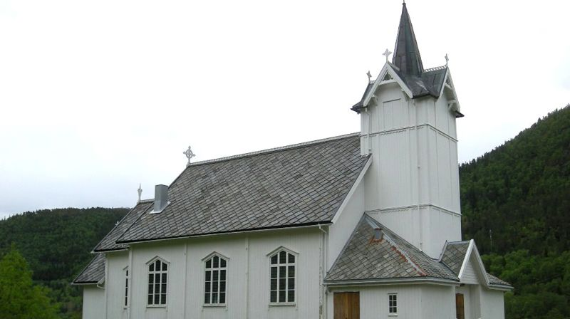 Messefall i Snillfjord kirke søndag 11. juni