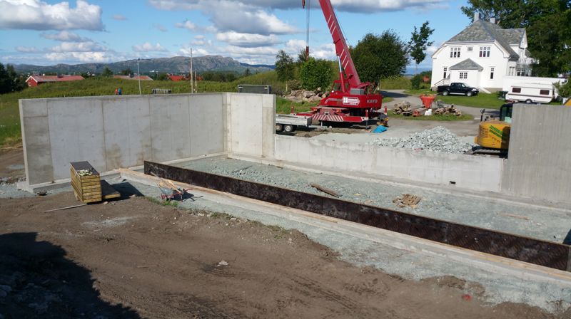 Nytt redskapshus og kontor/driftsavdeling under oppføring.