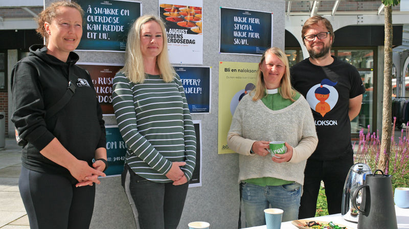 F.v.: Anita Dyrdal og Berit Holmefjord frå A-Larm, diakon Ingrid Vik og ruskonsulent Carl-André Dahl. (Foto: Kjetil Vasby Bruarøy)