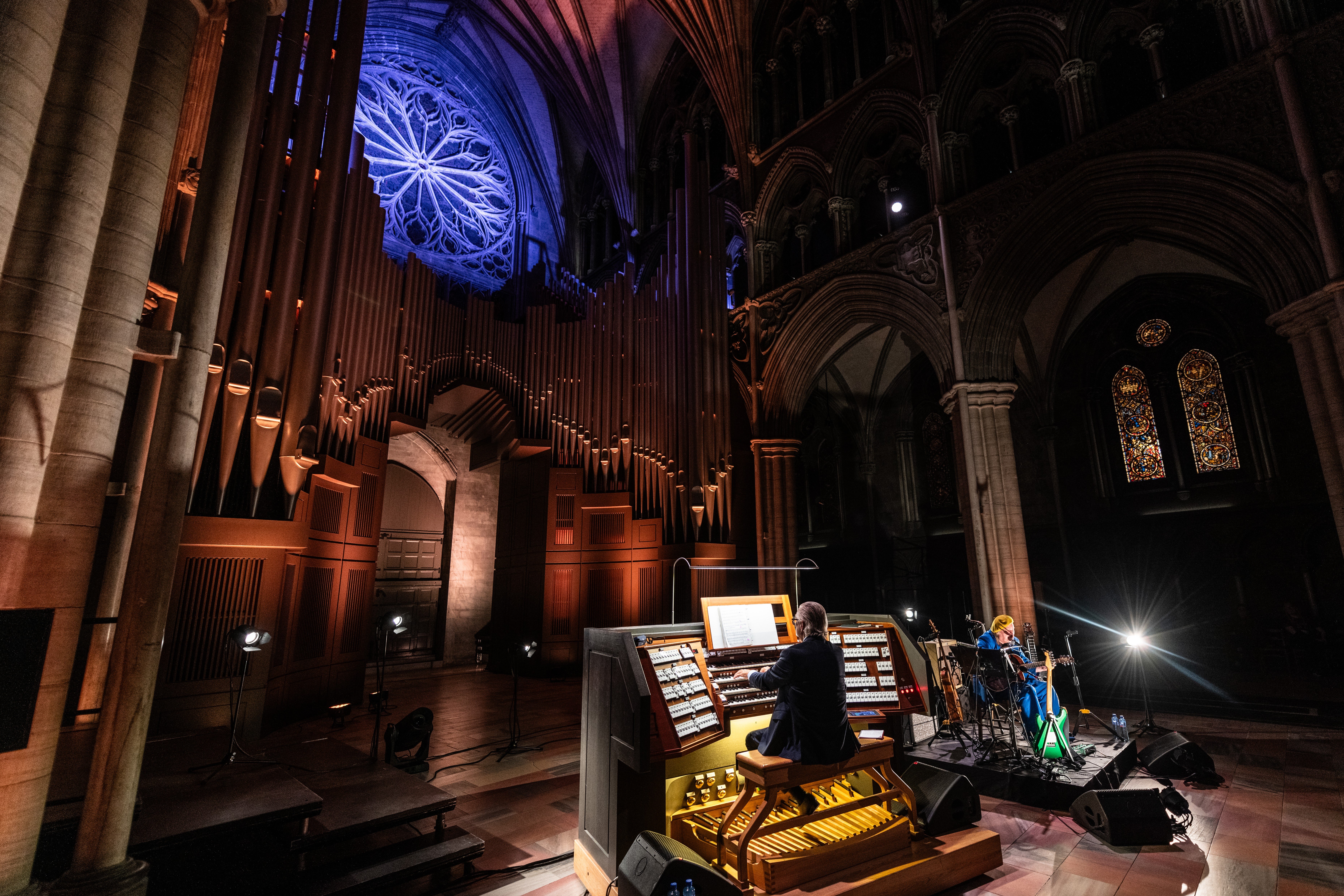 Duoen Kleive & Reiersrud har spelt i lag i fleire tiår. Her frå Olavsfest i Trondheim. (Foto: Esben Krogstad Kamstrup)