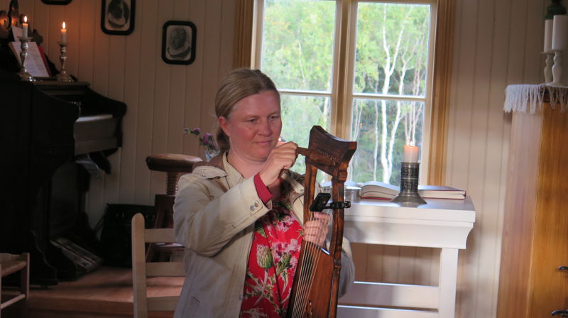 Kveldsgudstjeneste i Dalsbygda gamle kapell