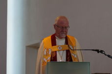 Biskop Ole Christian Kvarme takker menighetene i Oslo for innsatsen for flyktningene.