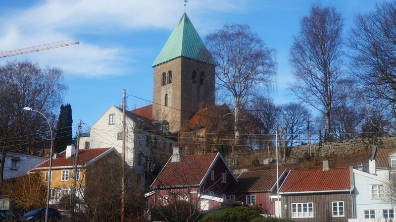 Gamle Aker kirke på St.Hanshaugen. Nå kan menighetene i Oslo lære mer om å gjøre kirken synlig i lokalmiljøet.