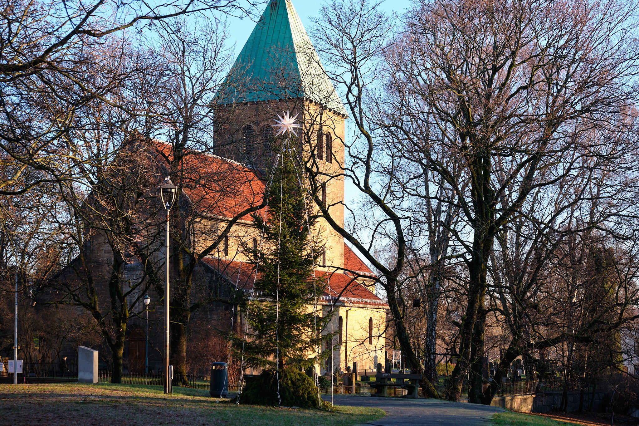 Gamle Aker kirke. Foto: Roger Jensen