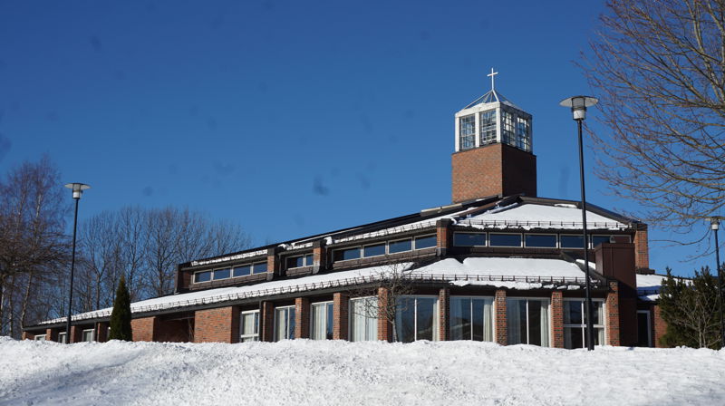 Åpne kirker i hele vinter