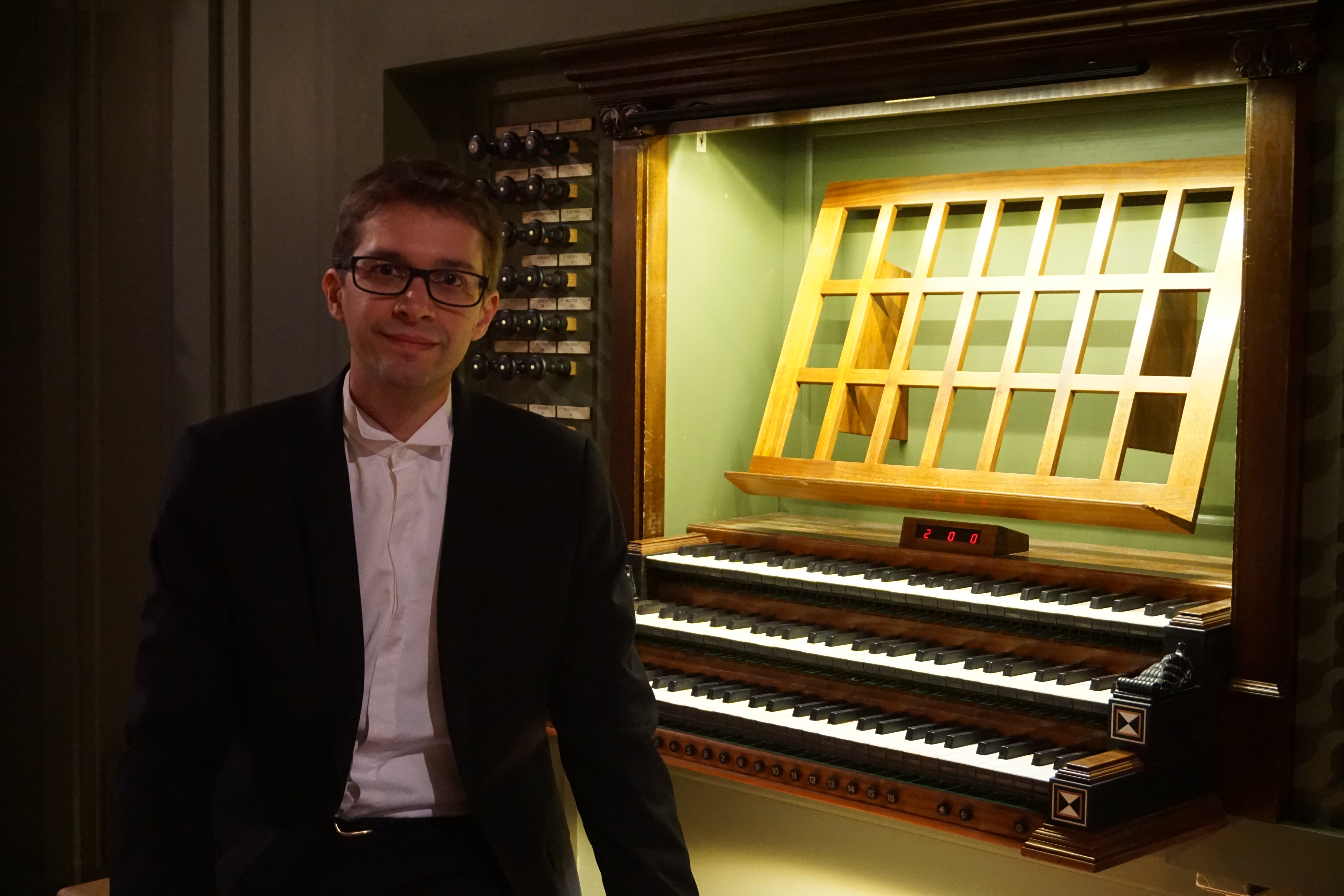 Jean Baptiske Duponte spilte på orgelfestivalens åpningskonsert i domkirken på søndag.