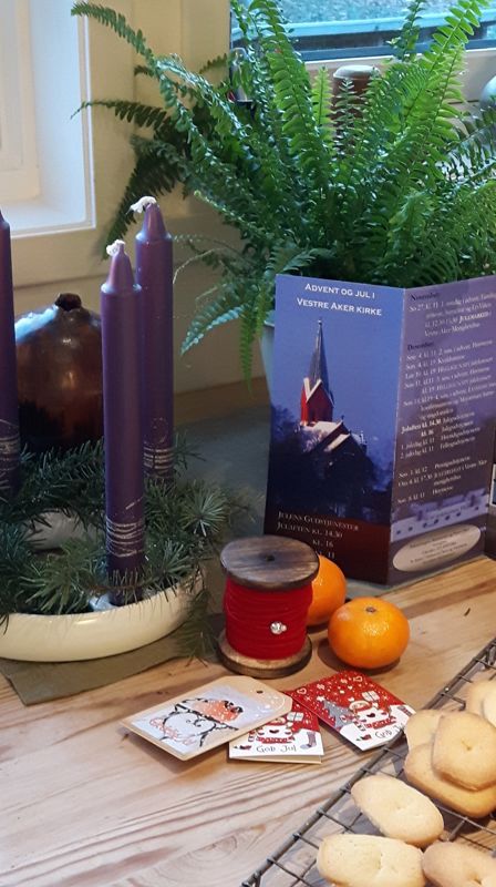 Asbjørn Brændelands flotte foto av Vestre Aker kirke er blikkfang på den ene siden av årets julebrosjyre. Brosjyren ligger som pdf nederst på denne siden. Foto: Bjørghild kjelsvik