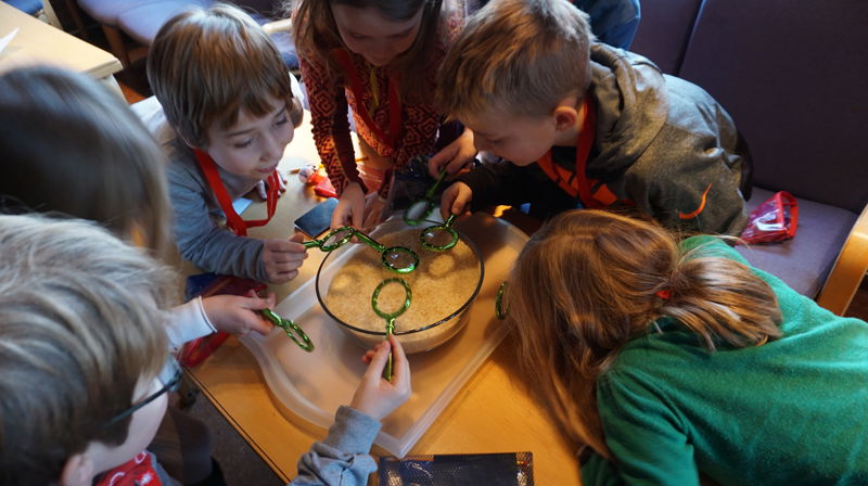 Vi startet dagen med å lete etter karameller.