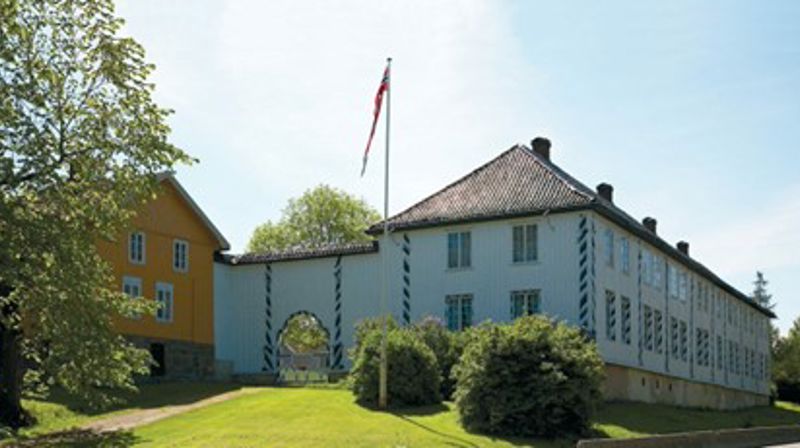 Bli med på menighetstur til Fossesholm Herregård!