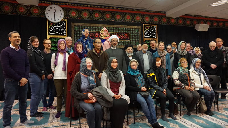 På tur til kirke, moske og tempel