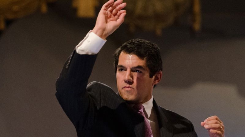 Peruanske Miguel Harth-Bedoya dirigerer Kringkastingsorkesteret torsdag 3. desember i Grønland kirke. Foto: Erik Dyrhaug / NRK