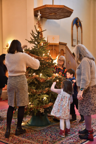 Bilde fra gudstjeneste/juletrefest