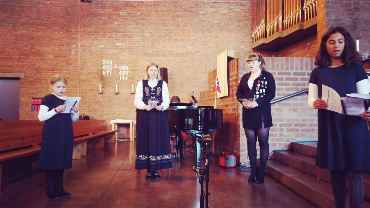 En 17 mai hilsen fra Lambertseter skolenes kor og Lambertseter kirke