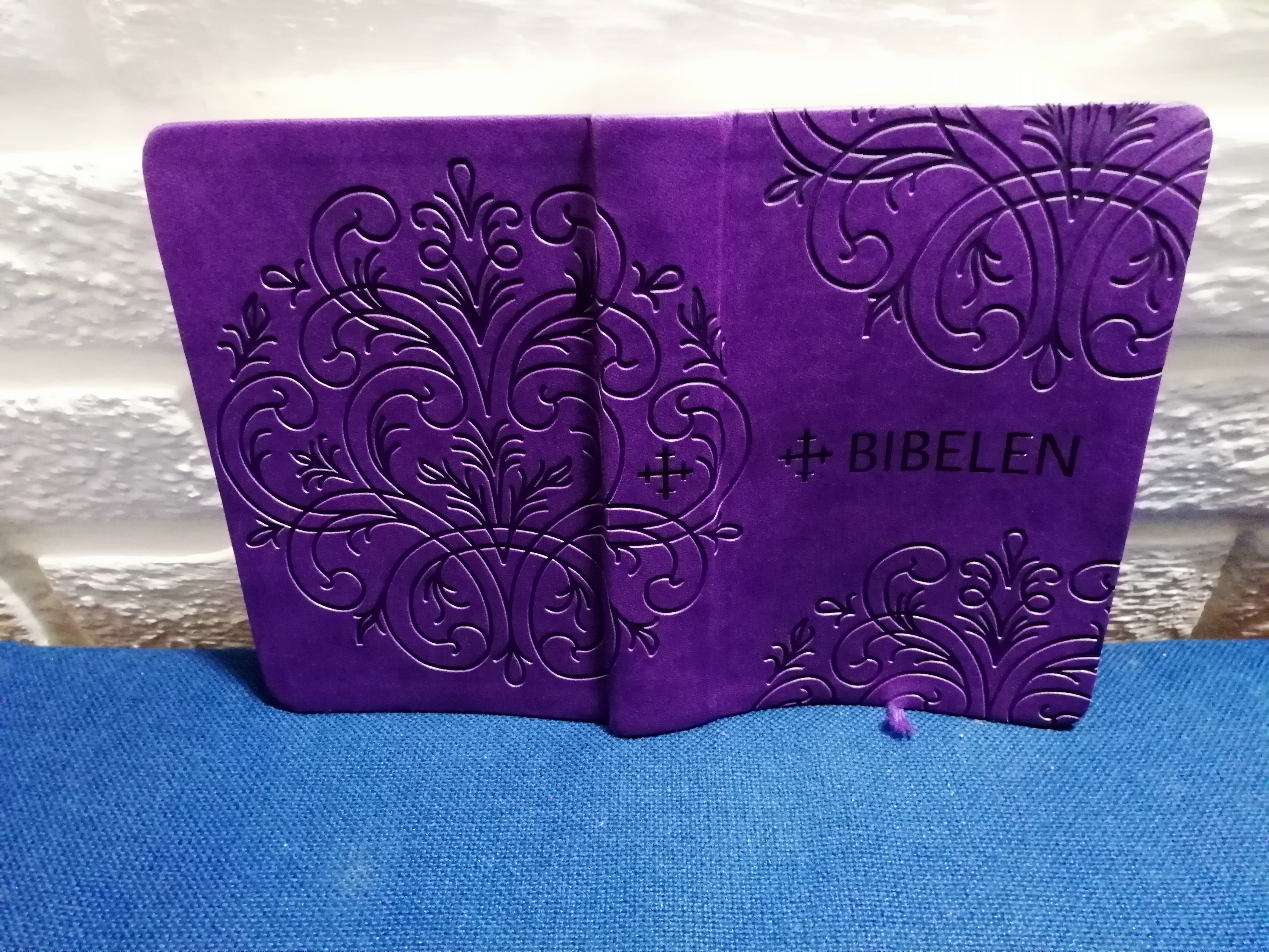 Tirsdager kl. 19 i Oppsal kirke:  Bibellesing og stillhet! 9. mai blir siste Bibellesekveld på ei stund.