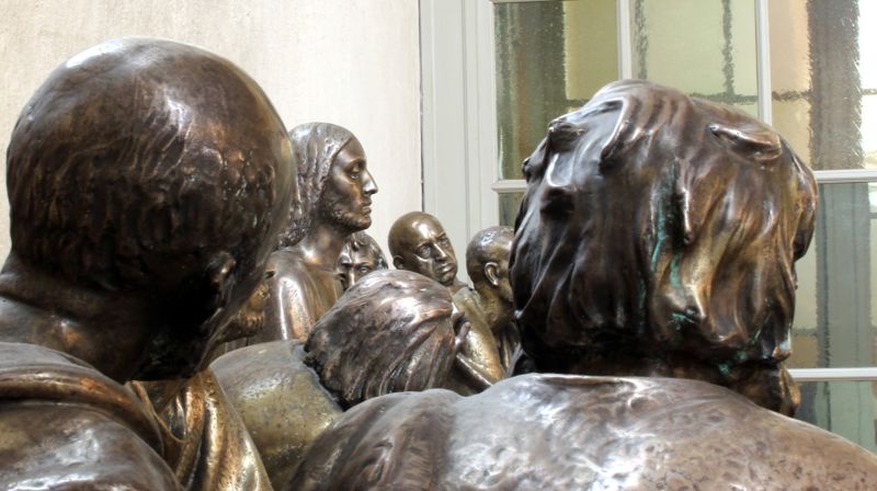 Andreas til venstre og Matteus ser bort på Jesus