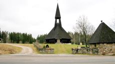 Bilde fra Kirkebyggdatabasen. Gravberget kirke er en "moderne stavkirke".