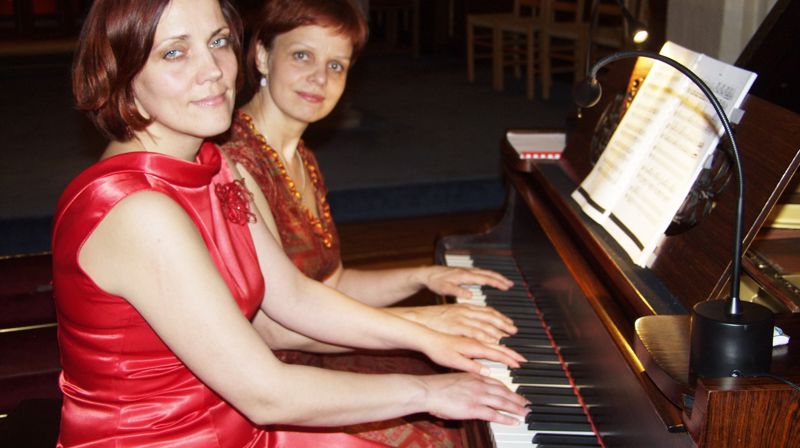 Firhendig klaverkonsert - og åpning av kunstutstilling - i Østre Aker kirke søndag 12. november 2017