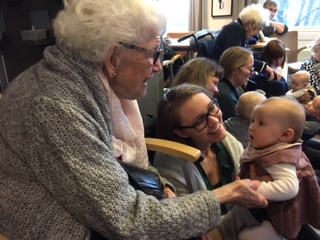 Nyforelska på generasjonssang...