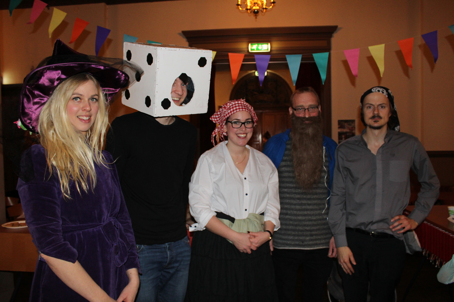 Lek og ha det gøy på karnevalsfest tors. 9.febr.