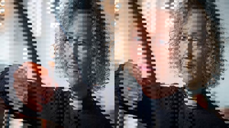 – Jeg er kirkeleder i Oslo like mye på natta som på dagen. Det er vondt å vandre hvileløst rundt uten et sted å gå til, sier Oslos biskop Kari Veiteberg. Foto: Heiko Junge / NTB scanpix